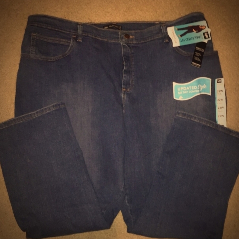 NWT Lee Relaxed Fit Petite Straight Leg Jeans